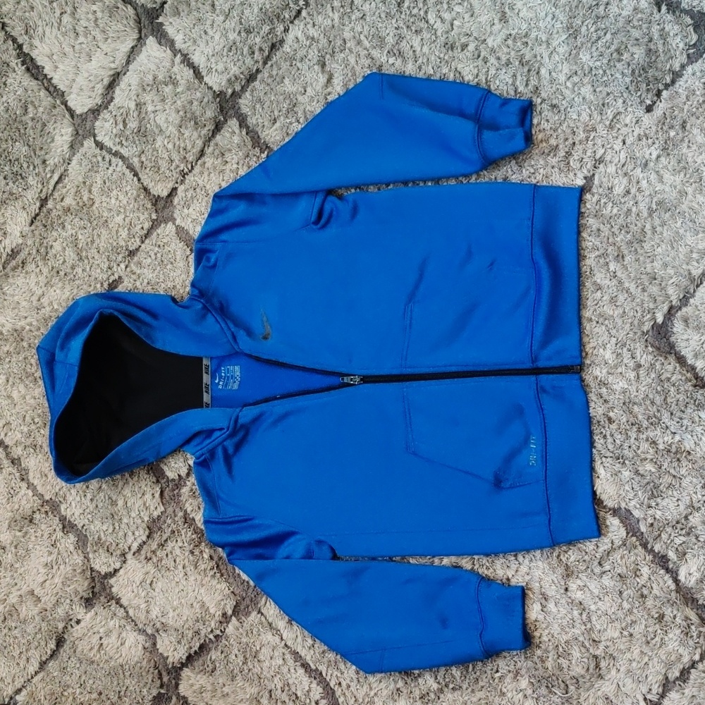 Boys Nike Dri-fit Zip Up Jacket. Size 6-7